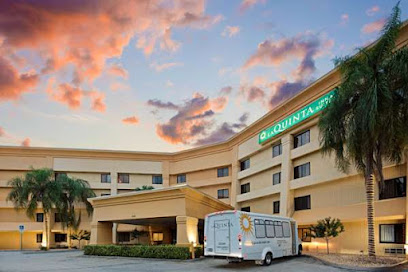 La Quinta Inn & Suites by Wyndham Miami Airport East, Hialeah