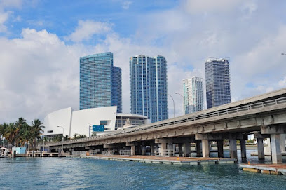 Leonel Sanchez III - Mobile Notary Public, Hialeah
